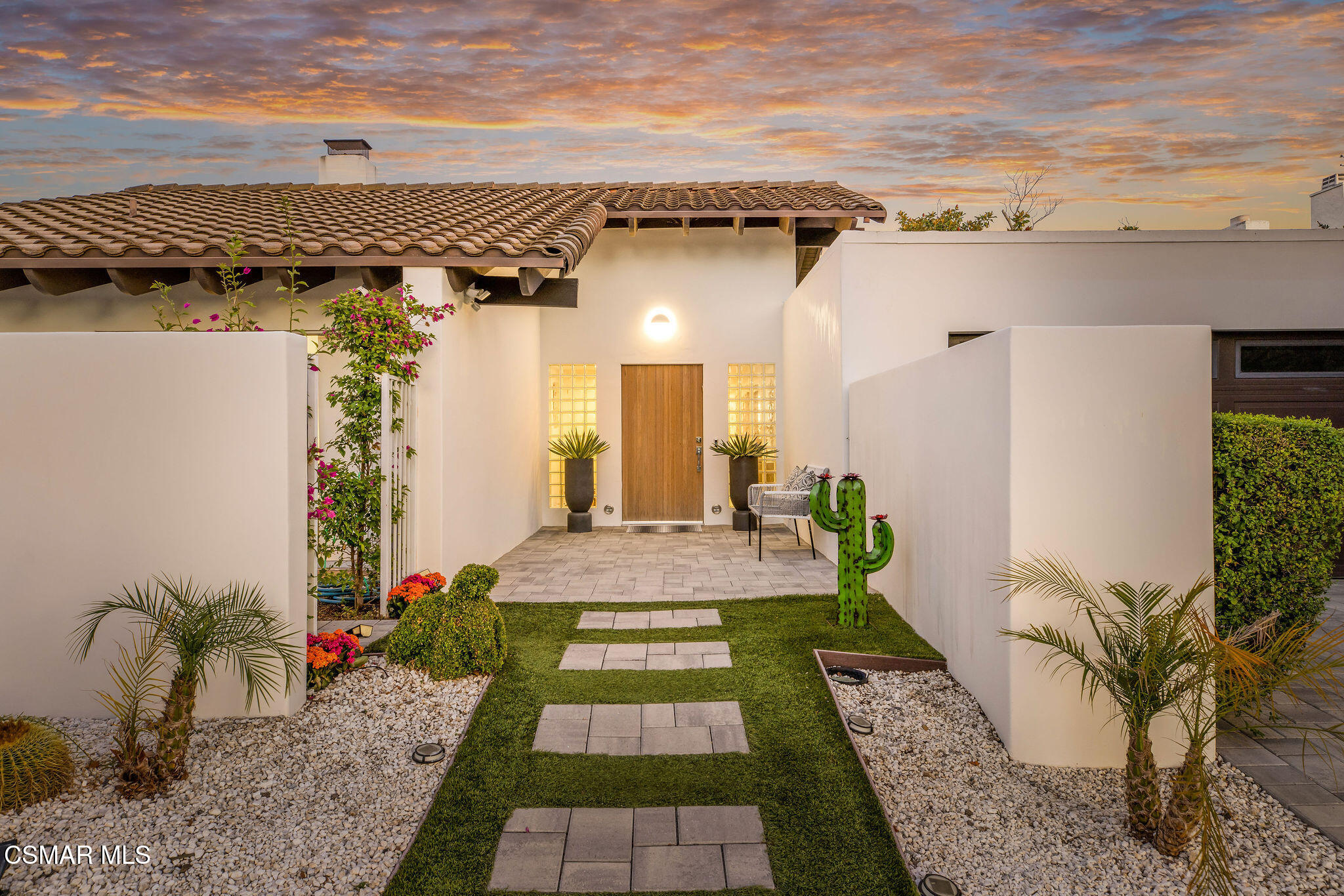 4516 Knightsgate Road Westlake Village, CA 91361 - Photo 33 of 42 Sunset Front Of House