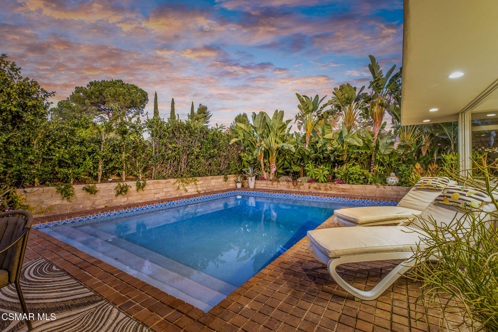 4516 Knightsgate Road Westlake Village, CA 91361 - Photo 35 of 42 Sunset Backyard