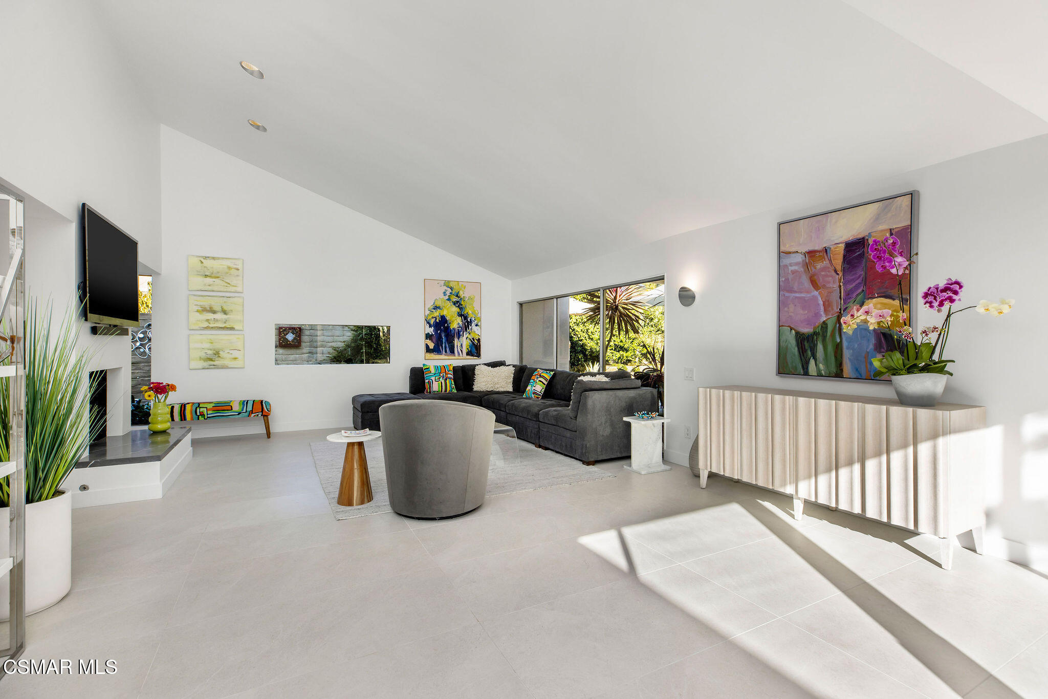 4516 Knightsgate Road Westlake Village, CA 91361 - Photo 4 of 42 Living Room