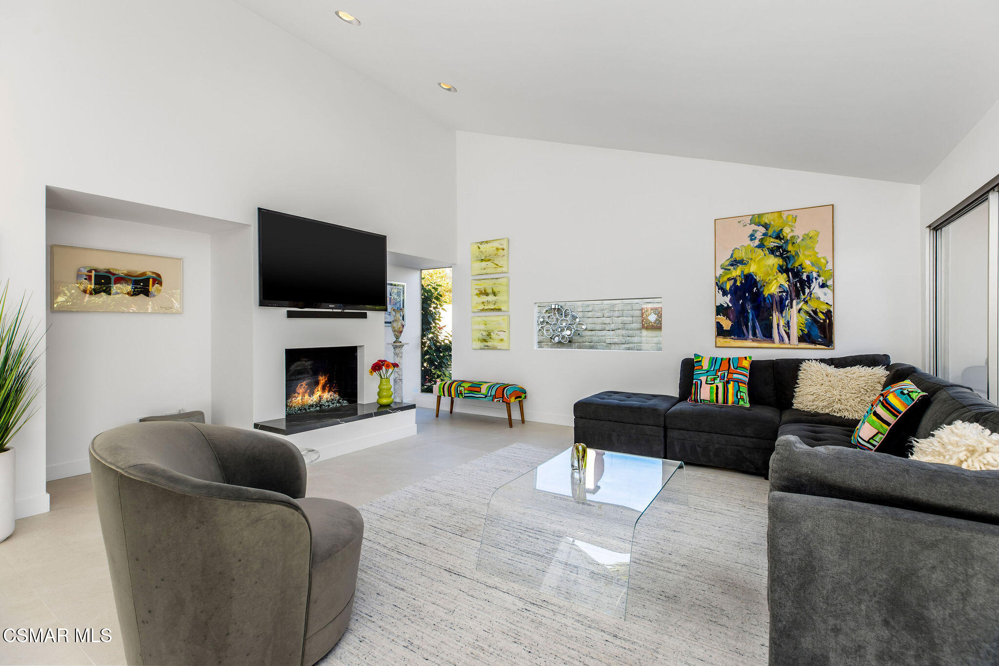 4516 Knightsgate Road Westlake Village, CA 91361 - Photo 5 of 42 Living Room