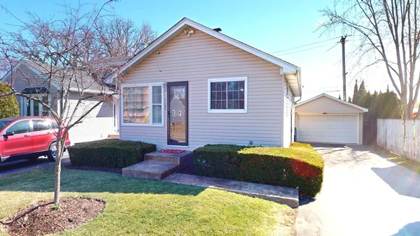 $300,000 | 1127 North Lotus Drive, Round Lake Beach, IL 60073