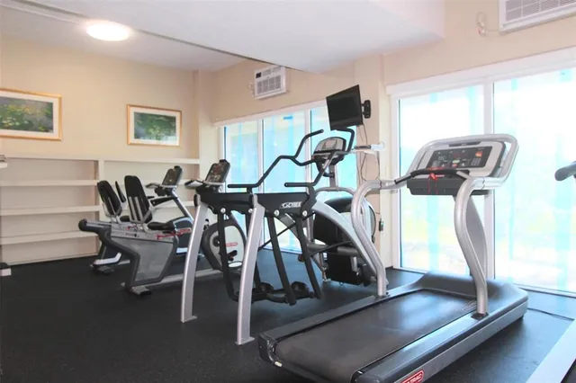 $215,000 | 3233 Northeast 34th Street, Unit 406, Fort Lauderdale, FL 33308