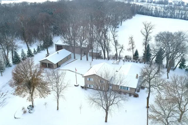 $560,000 | 17395 Highway 114, Starbuck, MN 56381