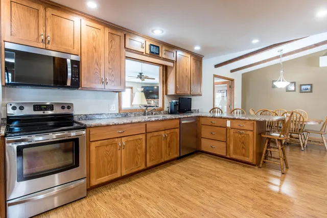 $560,000 | 17395 Highway 114, Starbuck, MN 56381