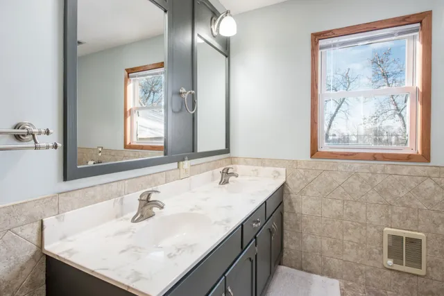 $560,000 | 17395 Highway 114, Starbuck, MN 56381