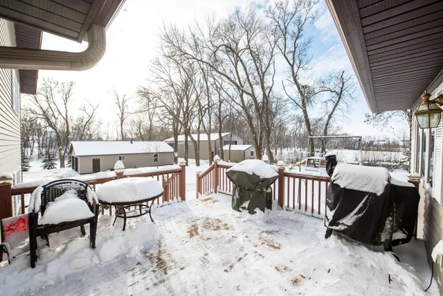 $560,000 | 17395 Highway 114, Starbuck, MN 56381