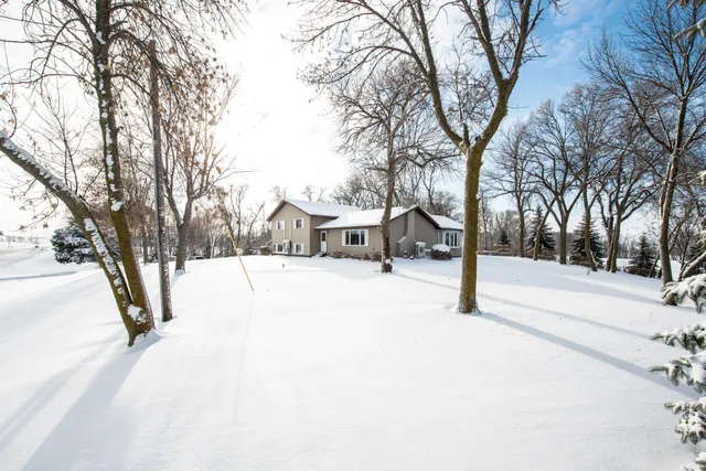 $560,000 | 17395 Highway 114, Starbuck, MN 56381