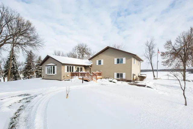 $560,000 | 17395 Highway 114, Starbuck, MN 56381