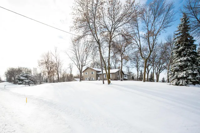 $560,000 | 17395 Highway 114, Starbuck, MN 56381