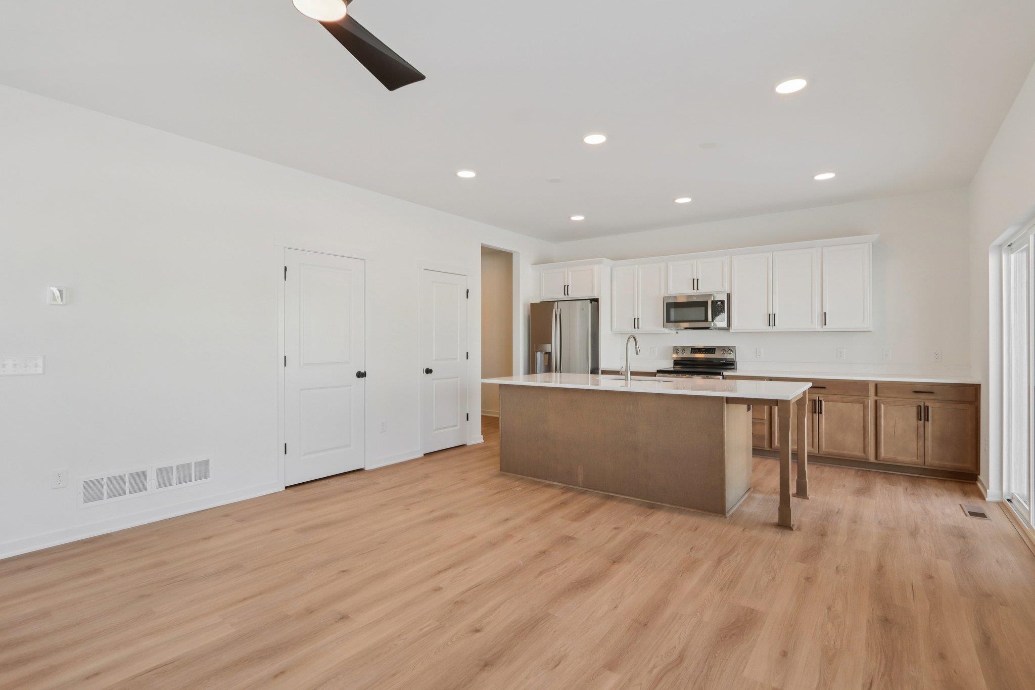 578 Buss Cottage Grove, WI 53527 - Photo 4 of 25