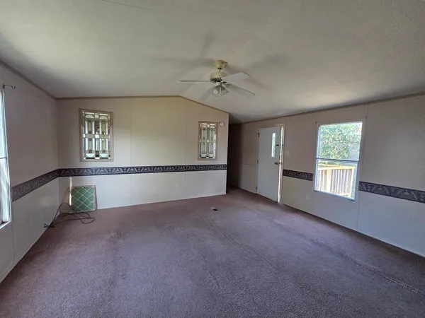 $1,200 | 106 A Clark Street, Ingram, TX 78025