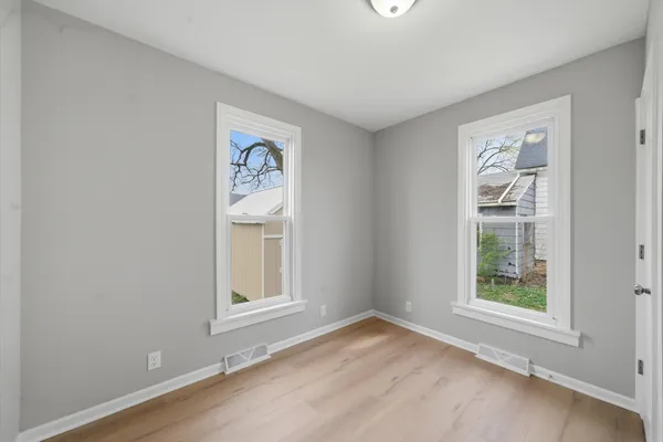 $189,000 | 323 Douglas Avenue, Dixon, IL 61021