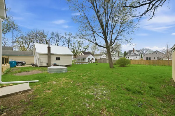 $189,000 | 323 Douglas Avenue, Dixon, IL 61021