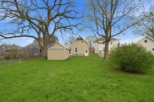 $189,000 | 323 Douglas Avenue, Dixon, IL 61021