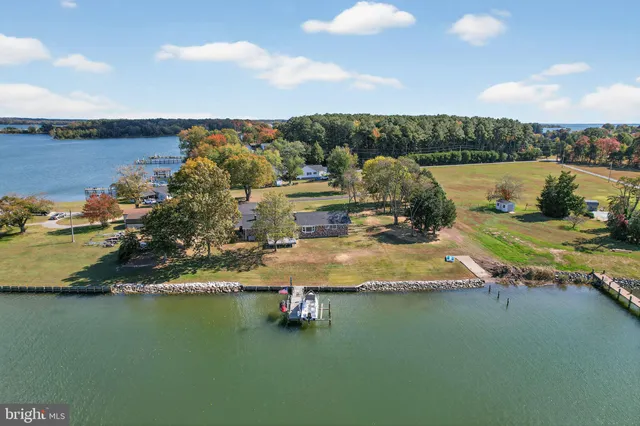 $825,000 | 38884 Collinwood Drive, Abell, MD 20606