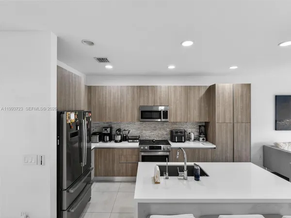 $805,000 | 7159 Northwest 102nd Place, Doral, FL 33178