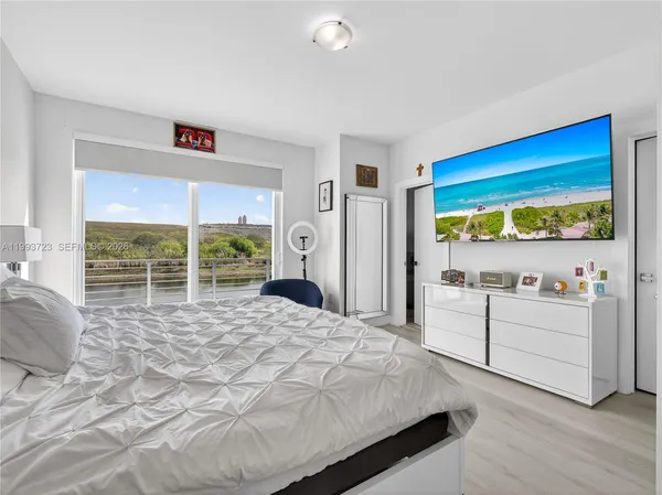 $805,000 | 7159 Northwest 102nd Place, Doral, FL 33178