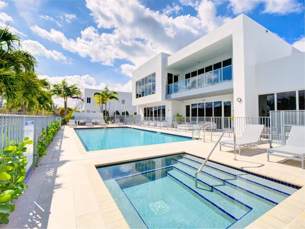 $805,000 | 7159 Northwest 102nd Place, Doral, FL 33178