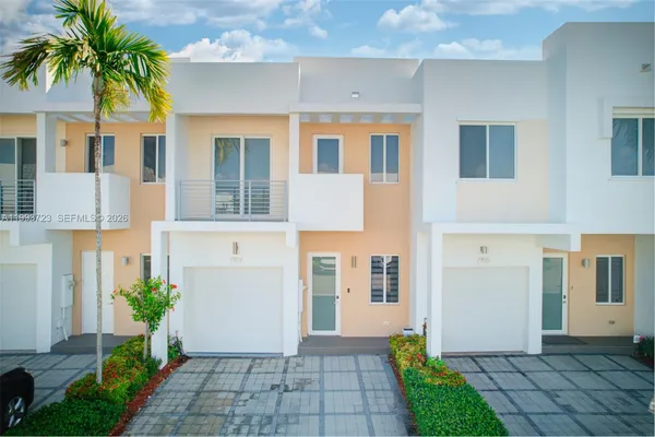 $805,000 | 7159 Northwest 102nd Place, Doral, FL 33178