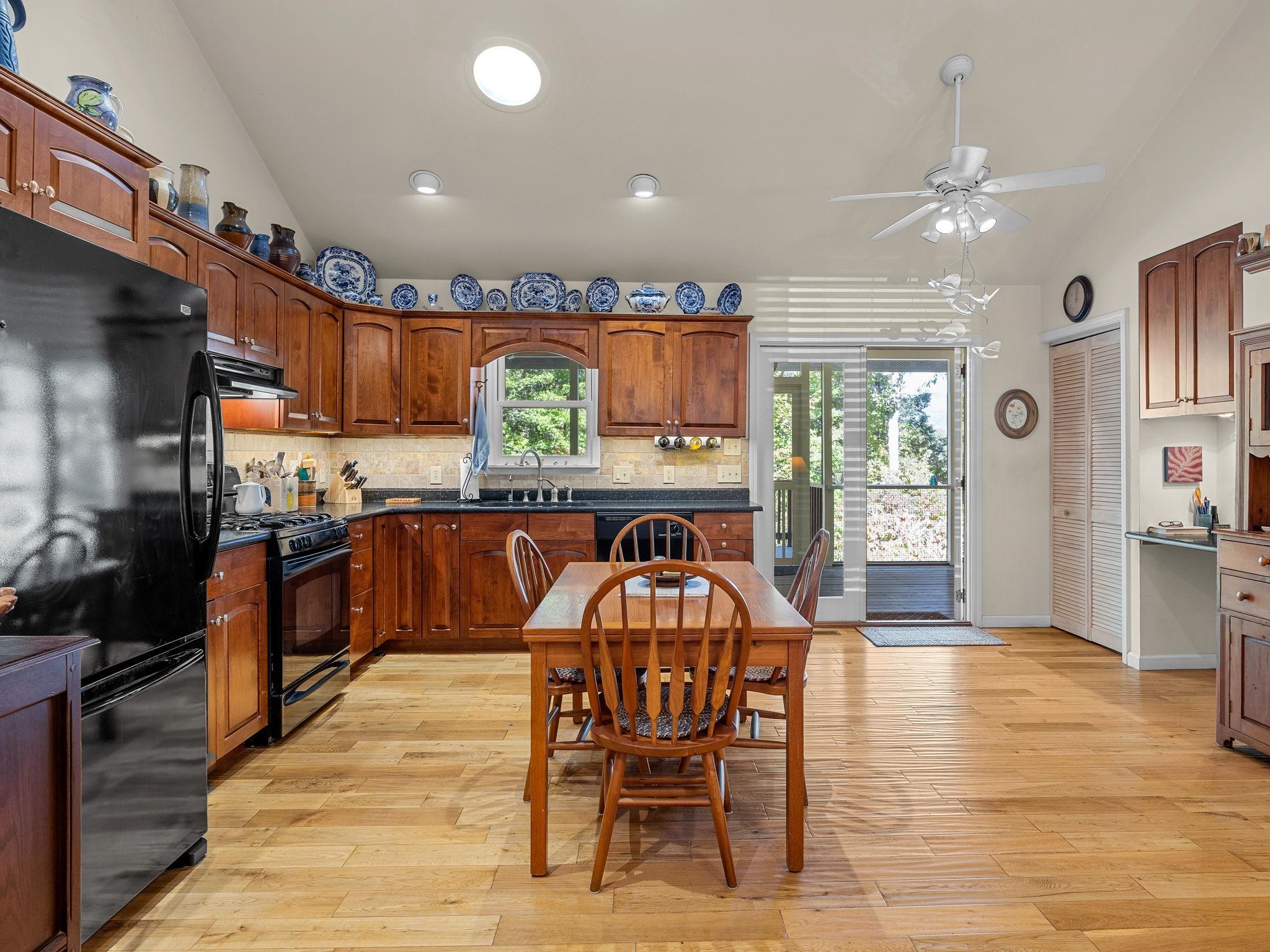 160 Caledonia Road Landrum, SC 29356 - Photo 10 of 49