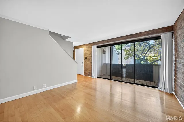 $200,000 | 670 Coeur De Royale Drive, Unit C, Creve Coeur, MO 63141