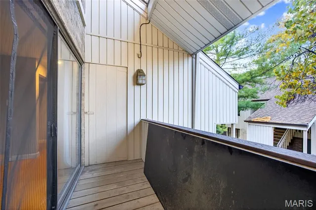 $200,000 | 670 Coeur De Royale Drive, Unit C, Creve Coeur, MO 63141