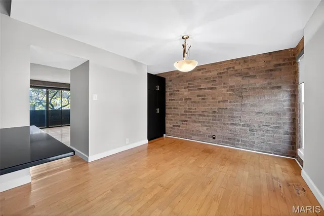 $200,000 | 670 Coeur De Royale Drive, Unit C, Creve Coeur, MO 63141