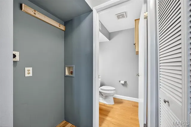 $200,000 | 670 Coeur De Royale Drive, Unit C, Creve Coeur, MO 63141