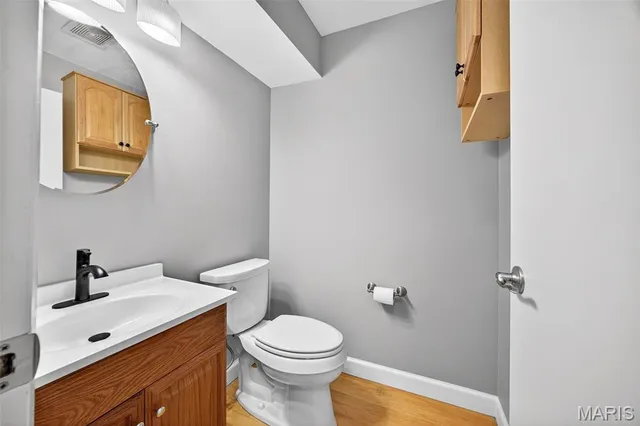 $200,000 | 670 Coeur De Royale Drive, Unit C, Creve Coeur, MO 63141