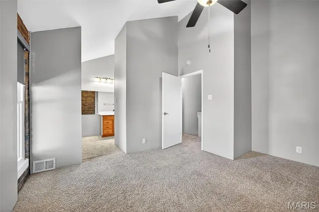 $200,000 | 670 Coeur De Royale Drive, Unit C, Creve Coeur, MO 63141