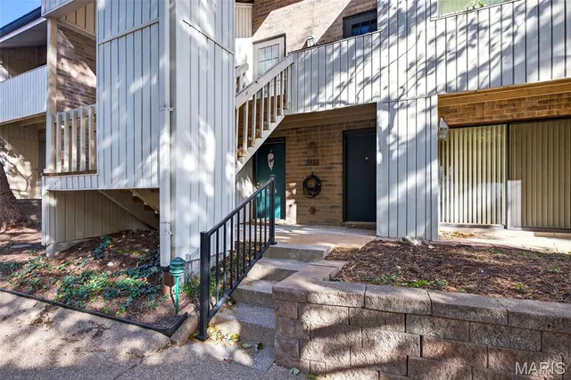 $200,000 | 670 Coeur De Royale Drive, Unit C, Creve Coeur, MO 63141