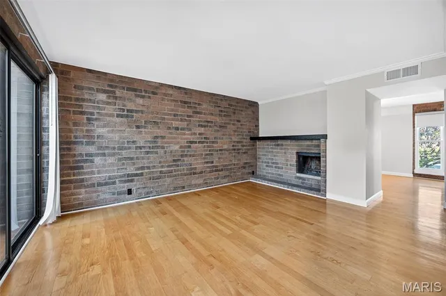 $200,000 | 670 Coeur De Royale Drive, Unit C, Creve Coeur, MO 63141