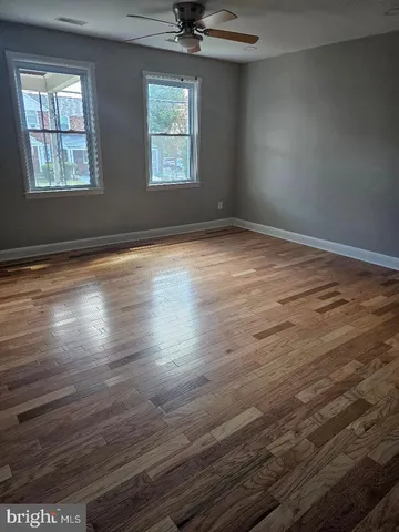 a view of entryway and bedroom