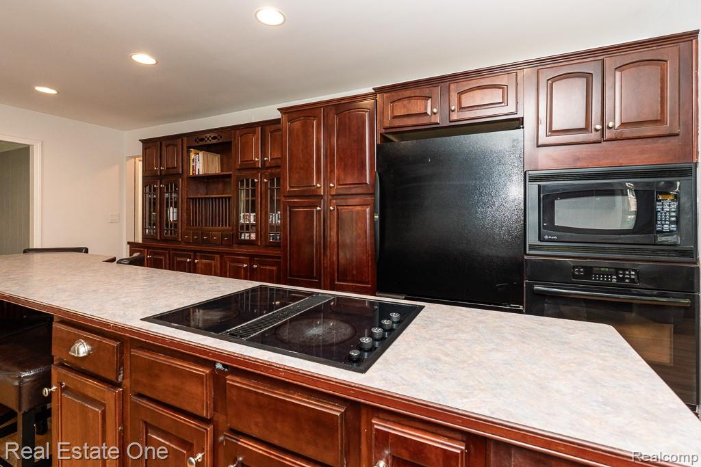 3182 Baypoint Drive Rochester, MI 48309 - Photo 16 of 50 3182 Baypoint_MLS-016.jpg