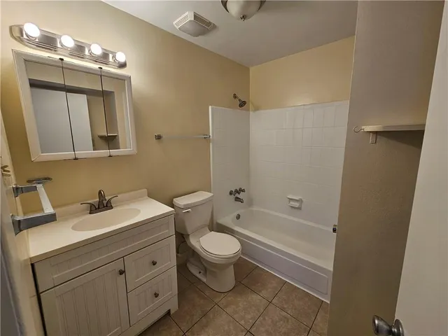 $1,300 | 3008 12th Street, Unit A, Metairie, LA 70002