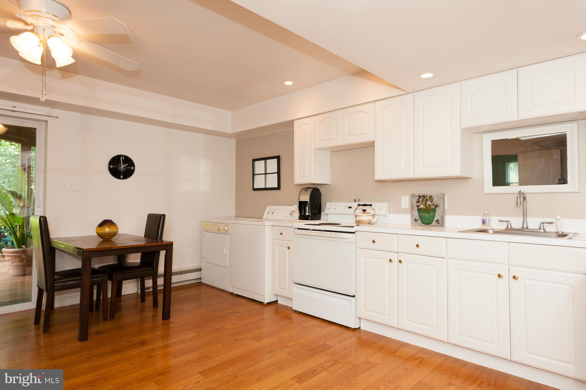 1010 Old Bay Ridge Road Annapolis, MD 21403 - Photo 22 of 30 Kitchen