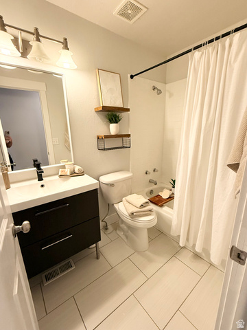 10240 Locksley Road Sandy, UT 84092 - Photo 13 of 27 Bathroom #2 on main floor