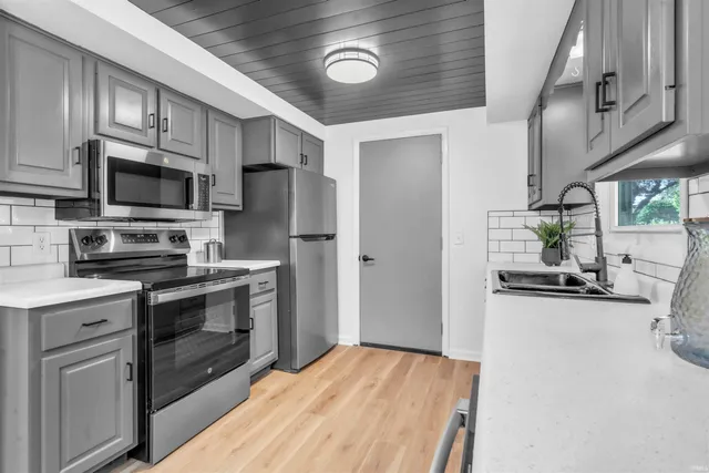 $214,995 | 6418 Melville Drive, Fort Wayne, IN 46816