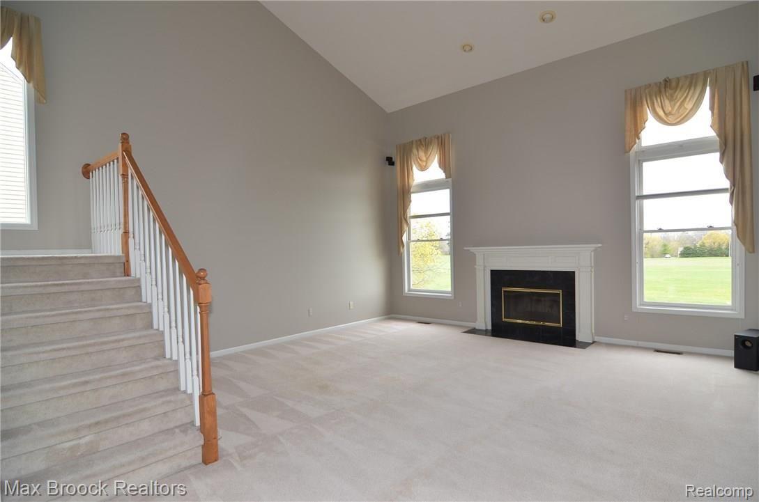 3221 Courtfield Drive Rochester, MI 48309 - Photo 6 of 33 Family room