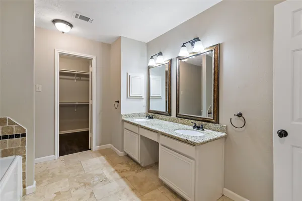 $2,745 | 3505 Stonegate Circle, Pearland, TX 77584