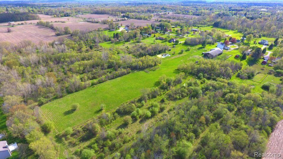 4305 South Genesee Road Grand Blanc, MI 48439 - Photo 25 of 26