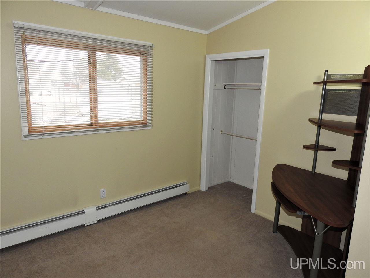 662 Division Street Quinnesec, MI 49876 - Photo 8 of 33