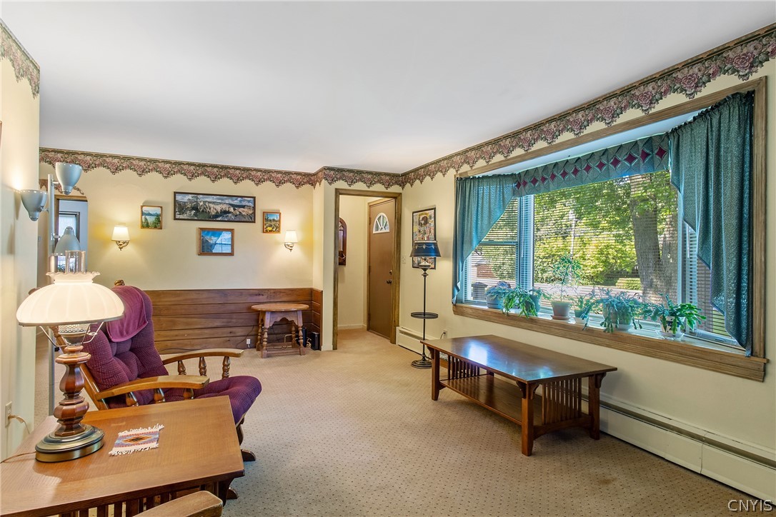 225 Kasson Road Camillus, NY 13031 - Photo 5 of 43 Inviting Livingroom with great natural light