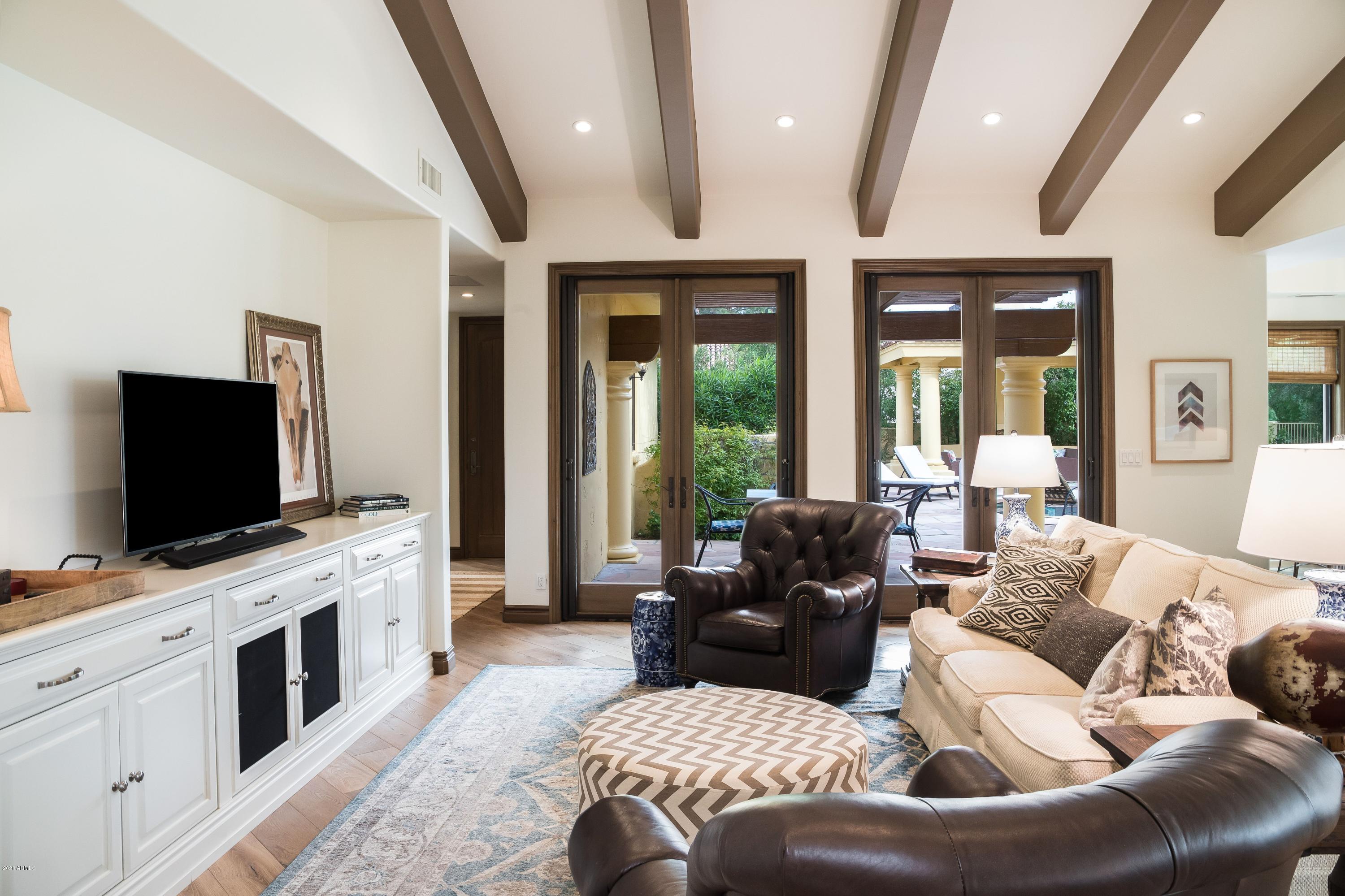 6231 East Horseshoe Road Paradise Valley, AZ 85253 - Photo 22 of 23 Living room area