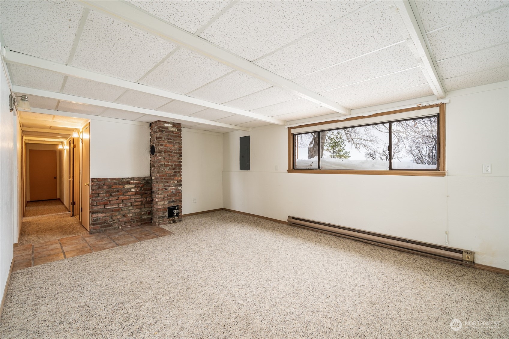 141 Johnson Creek Road Omak, WA 98841 - Photo 29 of 40 an empty room with windows