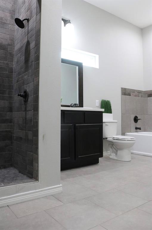 119 Dove Street Boyd, TX 76023 - Photo 10 of 18 a living room with toilet