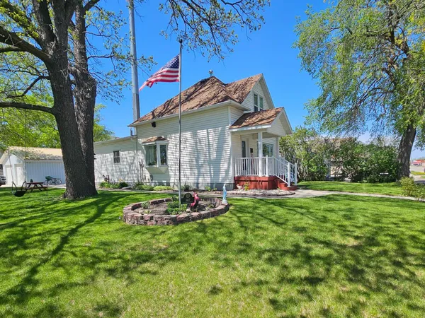 $185,000 | 507 Atlantic Avenue, Thief River Falls, MN 56701