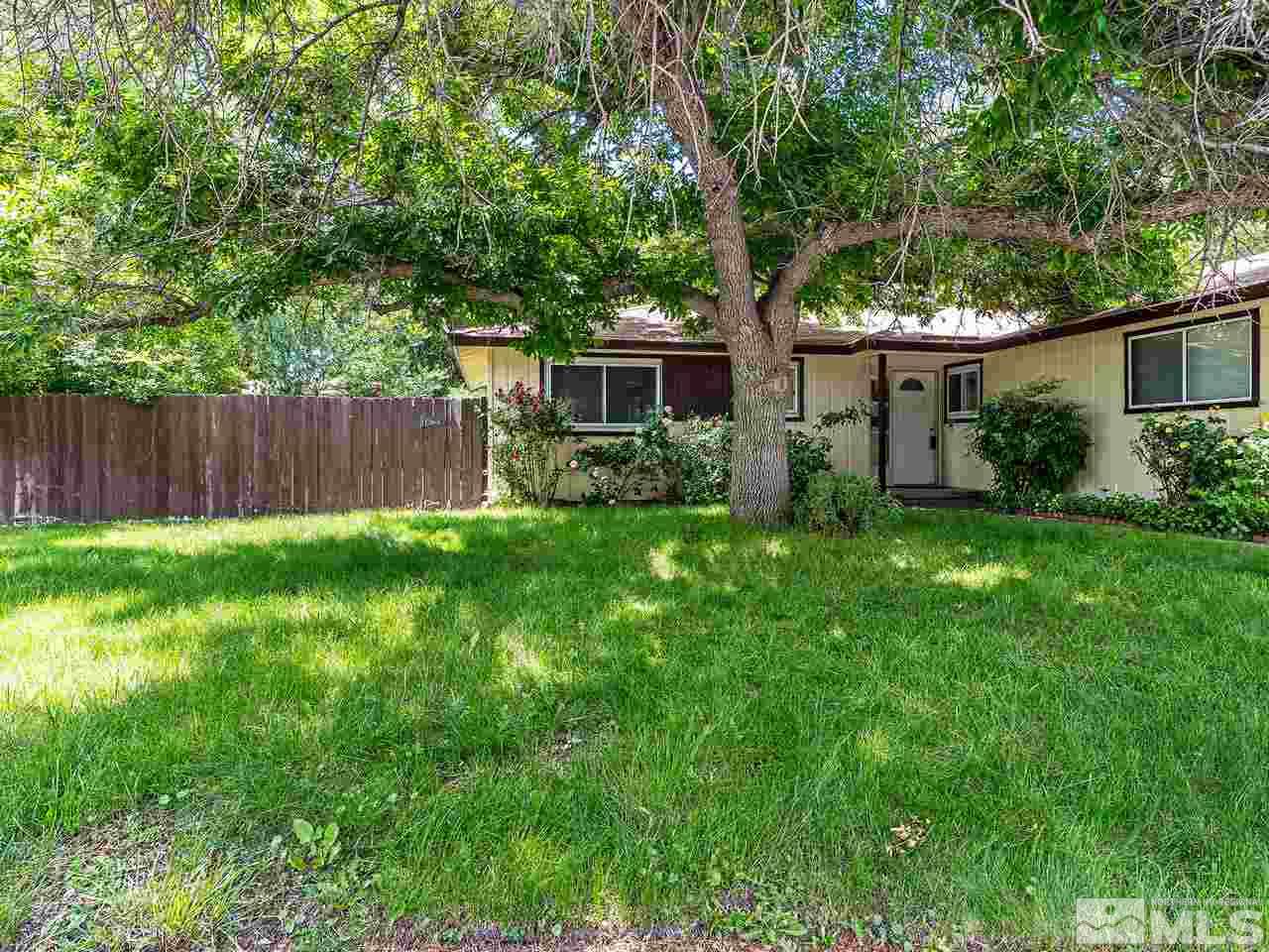 7285 Stonehouse Circle Reno, NV 89511 - Photo 2 of 16 Photo 2