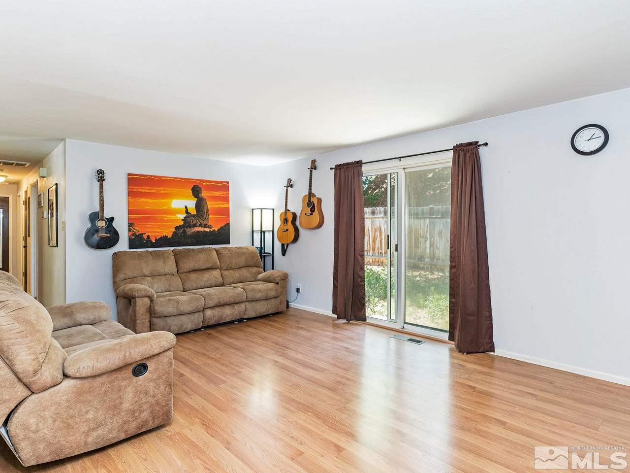 7285 Stonehouse Circle Reno, NV 89511 - Photo 4 of 16 Photo 4
