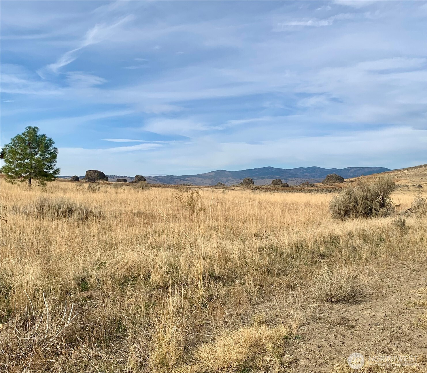 0 Road 20 Nw Or Peach Road Mansfield, WA 98830 - Photo 8 of 18 a view of a lake view